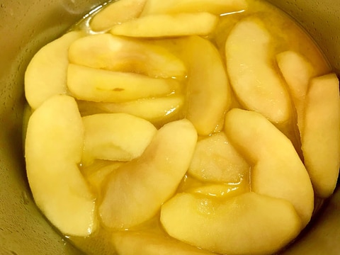◤電鍋レシピ◢　りんごのバターコンポート
